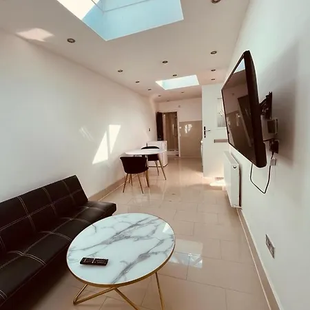 Spacious 1 Bed Flat Near Heathrow Hillingdon Exterior foto