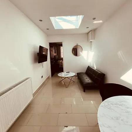 Spacious 1 Bed Flat Near Heathrow Hillingdon Exterior foto