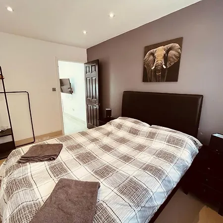 Spacious 1 Bed Flat Near Heathrow Hillingdon Exterior foto
