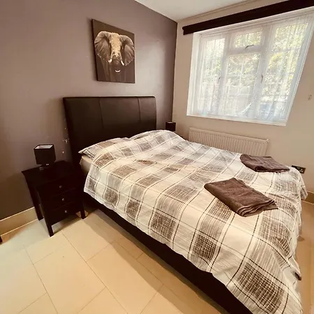 Spacious 1 Bed Flat Near Heathrow Hillingdon Exterior foto