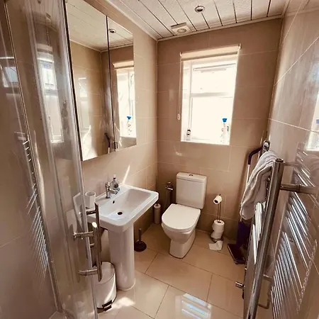 Spacious 1 Bed Flat Near Heathrow Hillingdon Exterior foto