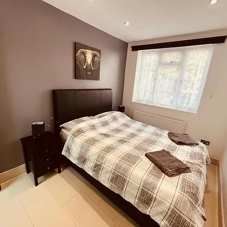 Spacious 1 Bed Flat Near Heathrow Hillingdon Exterior foto