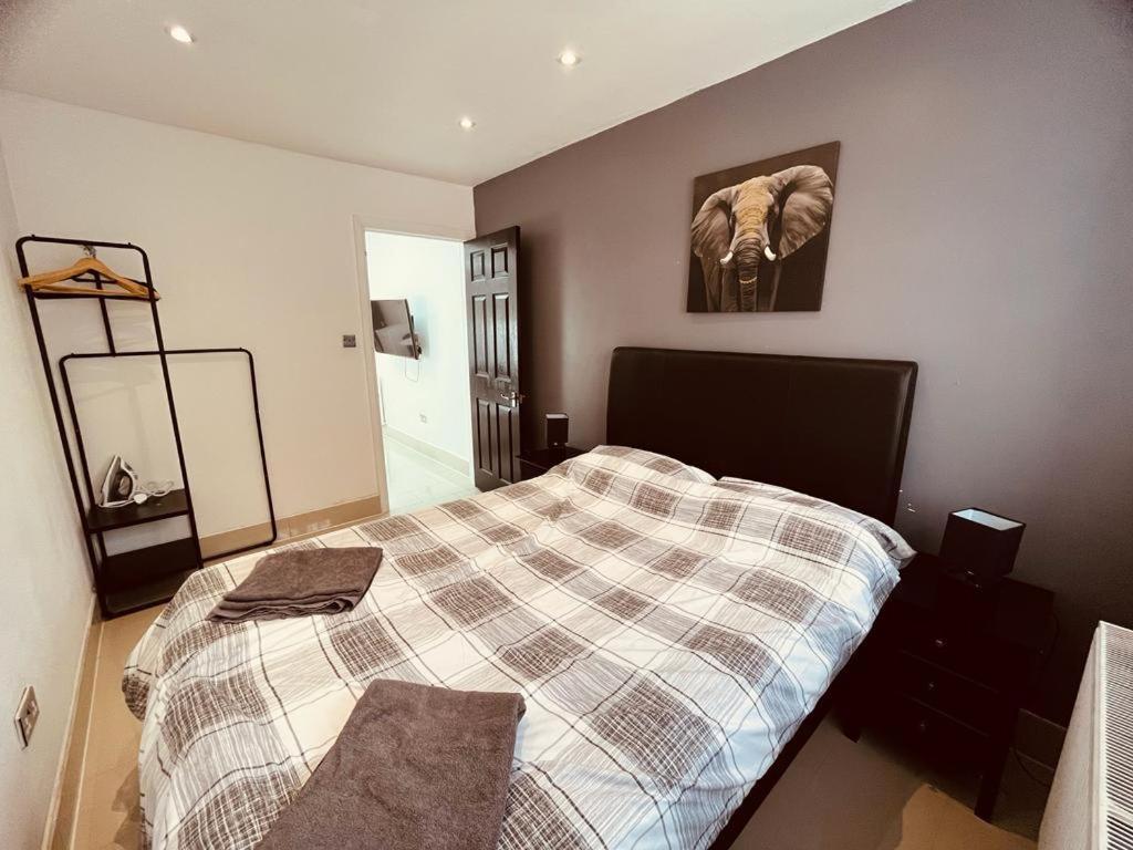 Spacious 1 Bed Flat Near Heathrow Hillingdon